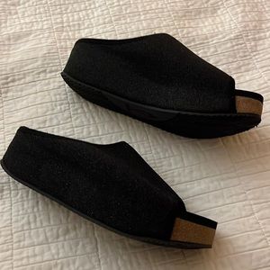 Volatile Stretch Glitter Fabric Flatfoms